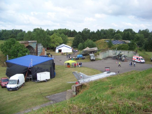 100_1606
